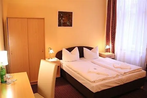 City Hotel Gotland Berlin 2*,